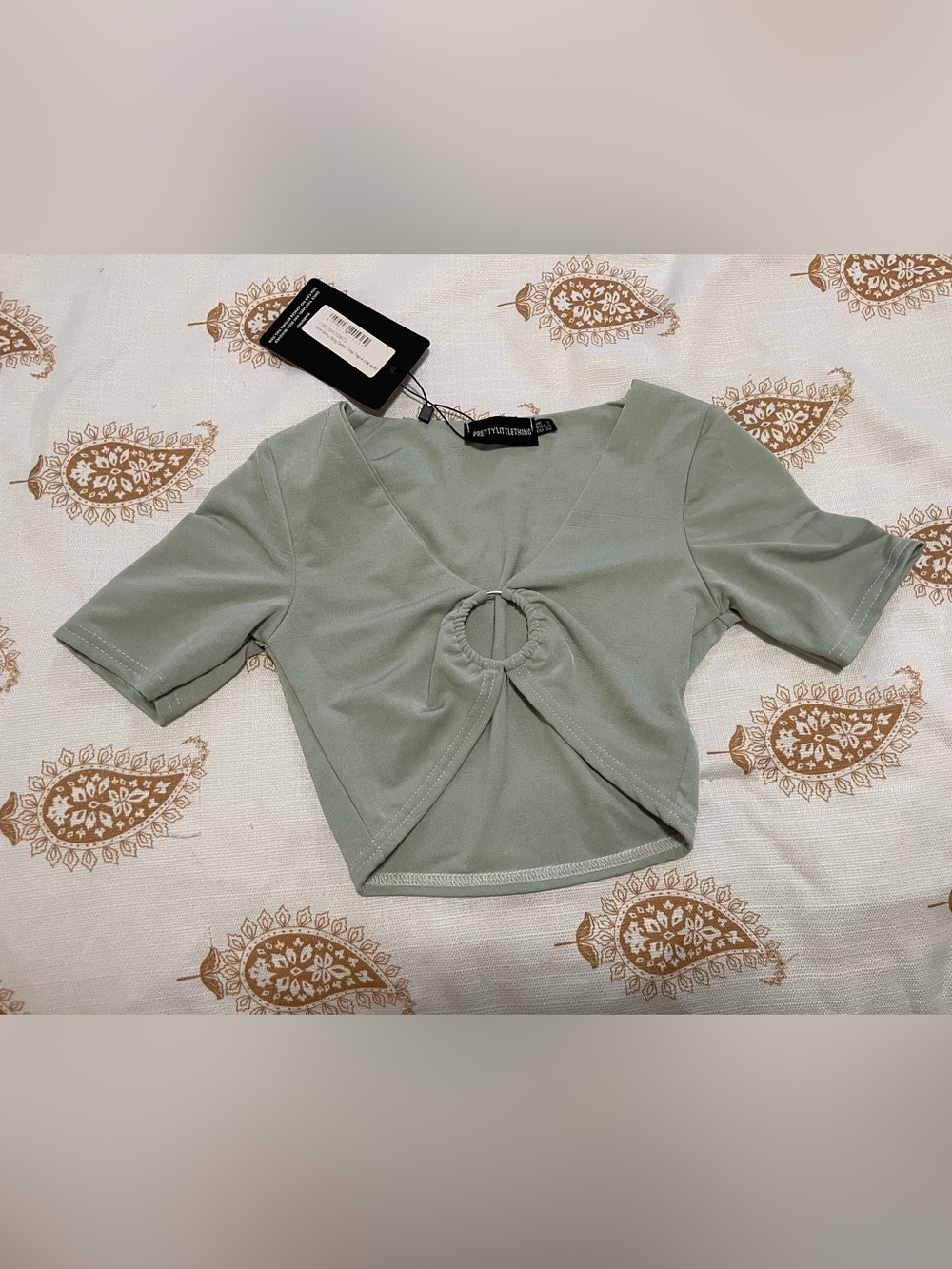 PRETTYLITTLETHING Sage Green Ring-Front Crop Top